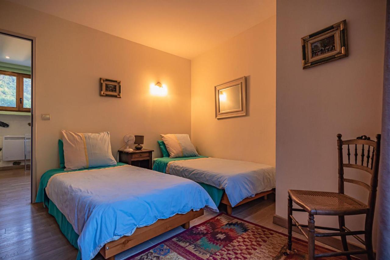 Sundrenched Relais De Poste In Serdinya Exterior photo