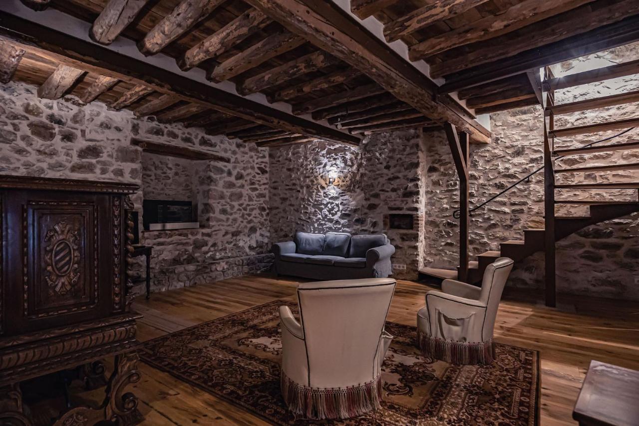 Sundrenched Relais De Poste In Serdinya Exterior photo