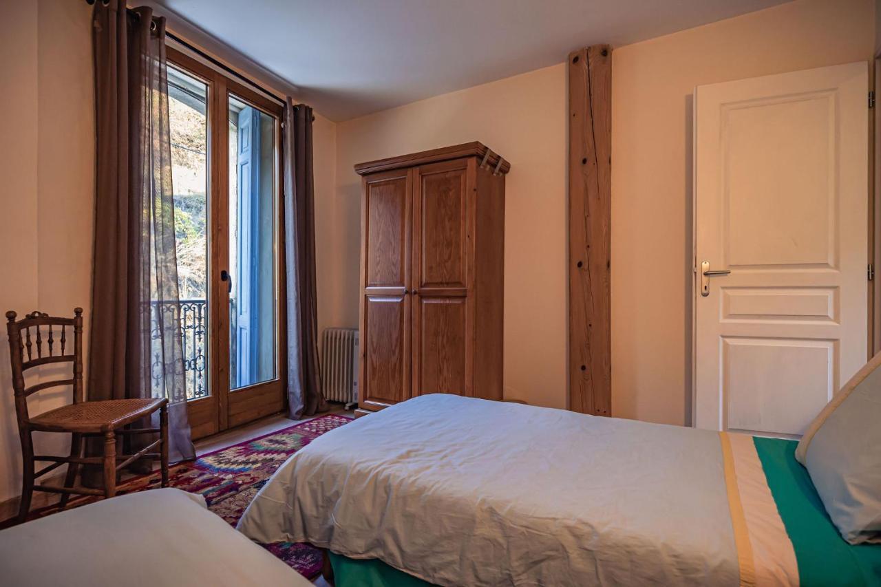 Sundrenched Relais De Poste In Serdinya Exterior photo