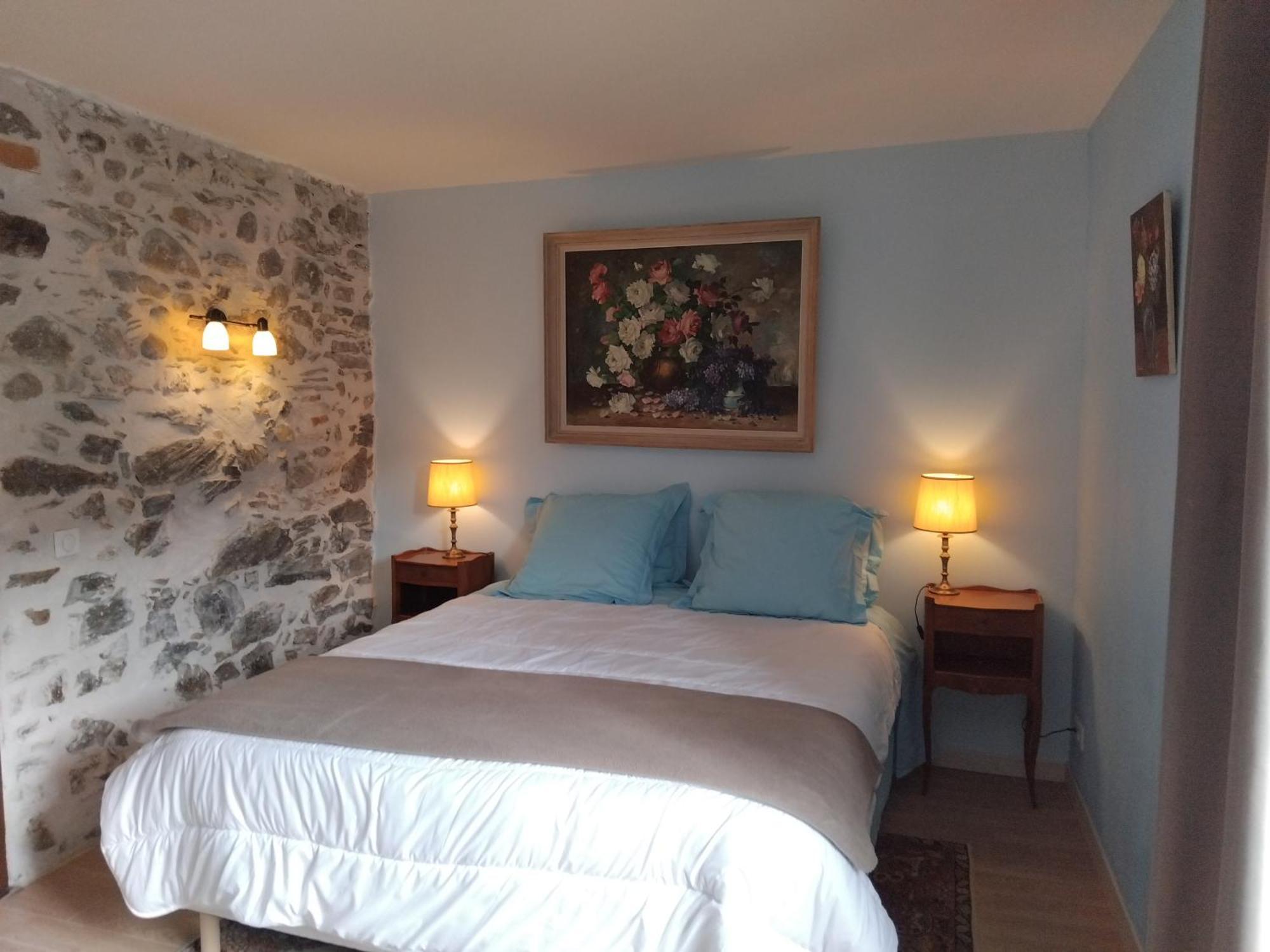 Sundrenched Relais De Poste In Serdinya Exterior photo
